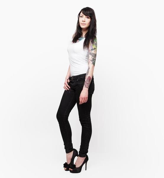 Feli B. – Real People Sedcard-Foto 4 bei JustInCast