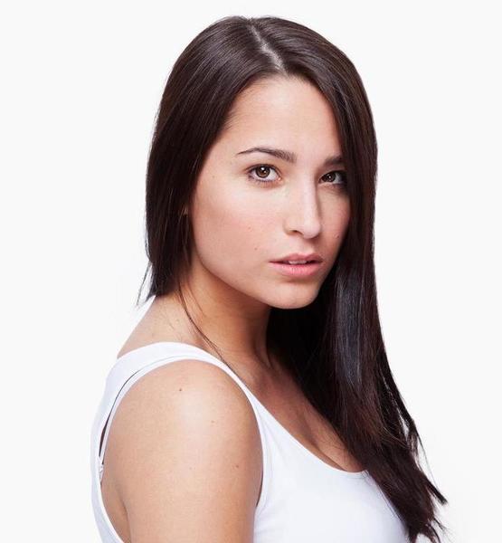 Lara H. – Real People Sedcard-Foto 3 bei JustInCast