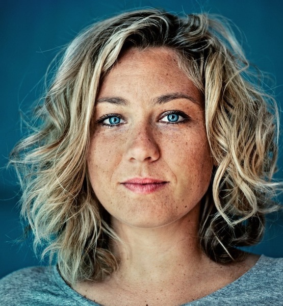 Natalie L. – Schauspiel Sedcard-Foto 2 bei JustInCast