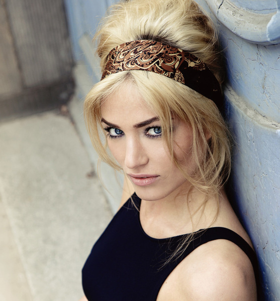ricarda m. – Schauspiel Sedcard-Foto 4 bei JustInCast
