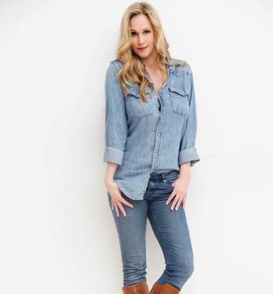 Nikole A. – Fashion Sedcard-Foto 3 bei JustInCast