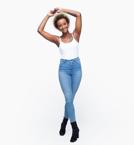 Fatma K. – Real People Sedcard-Foto 4 bei JustInCast