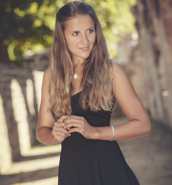 Hannah Jasna H. – Schauspiel Sedcard-Foto 3 bei JustInCast