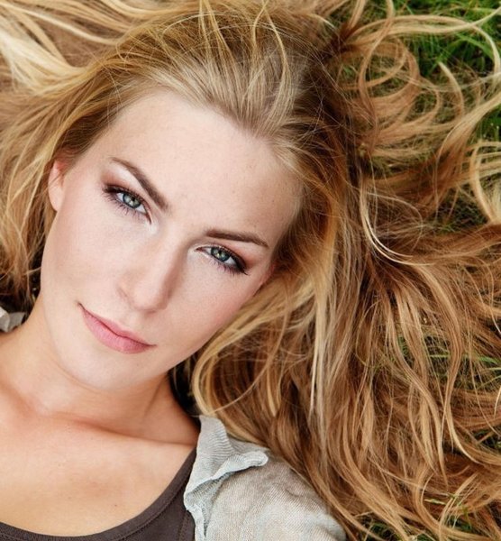 Jill B. – Fashion Sedcard-Foto 2 bei JustInCast