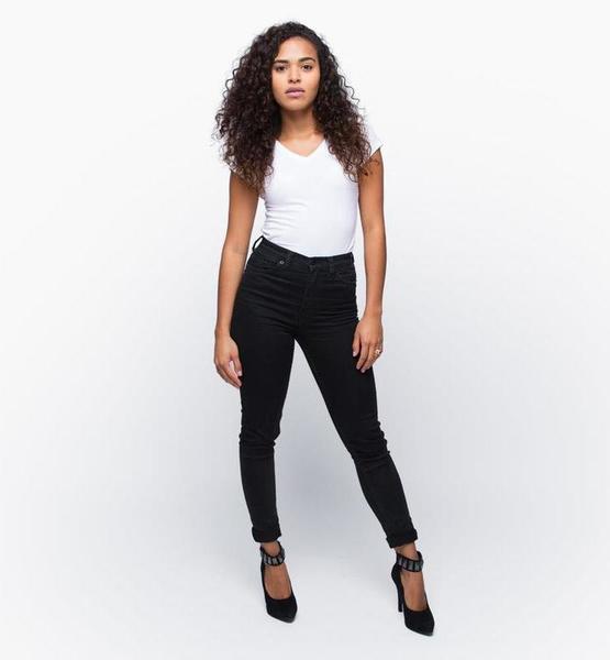 Grecia C. – Fashion Sedcard-Foto 4 bei JustInCast