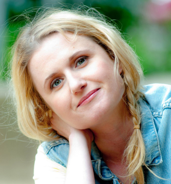Sylke  V. – Schauspiel Sedcard-Foto 5 bei JustInCast