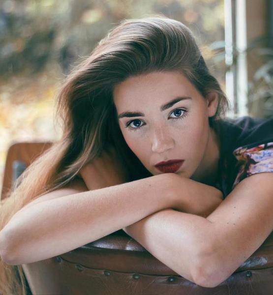 Madeleine B. – Tanz Sedcard-Foto 2 bei JustInCast