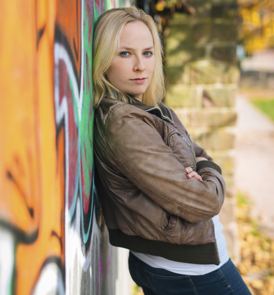 Veronique W. – Schauspiel Sedcard-Foto 5 bei JustInCast