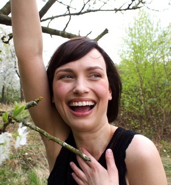Iris R. H. – Schauspiel Sedcard-Foto 2 bei JustInCast