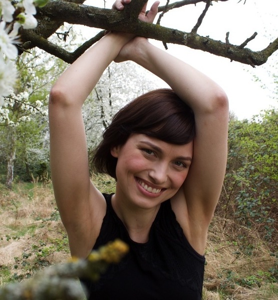 Iris R. H. – Schauspiel Sedcard-Foto 5 bei JustInCast