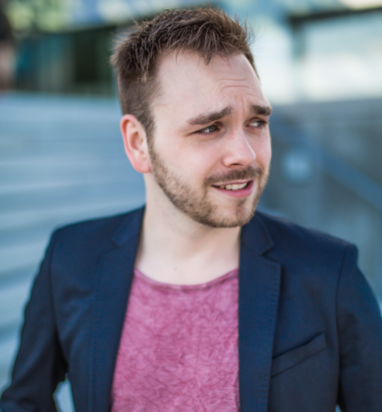 Ren K. – Moderation Sedcard-Foto 5 bei JustInCast