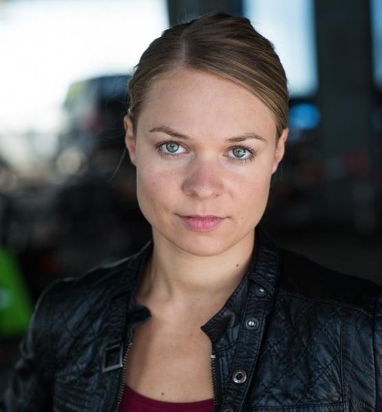 Kathrin Anna W. – Schauspiel Sedcard-Foto 2 bei JustInCast