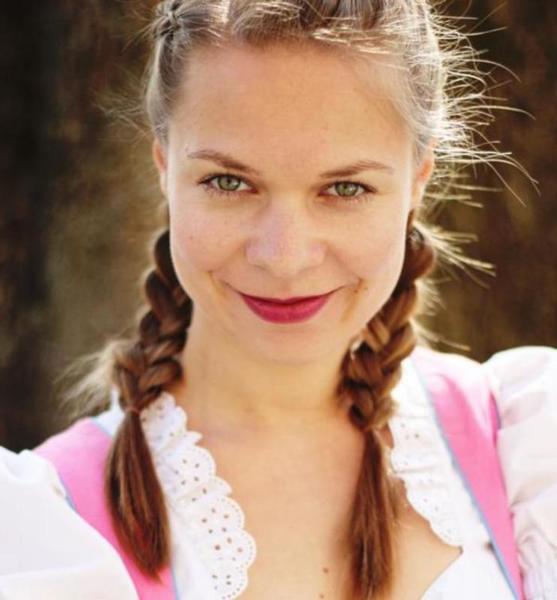 Kathrin Anna W. – Schauspiel Sedcard-Foto 5 bei JustInCast