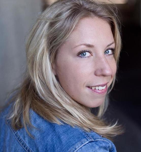 Inés W. – Schauspiel Sedcard-Foto 4 bei JustInCast