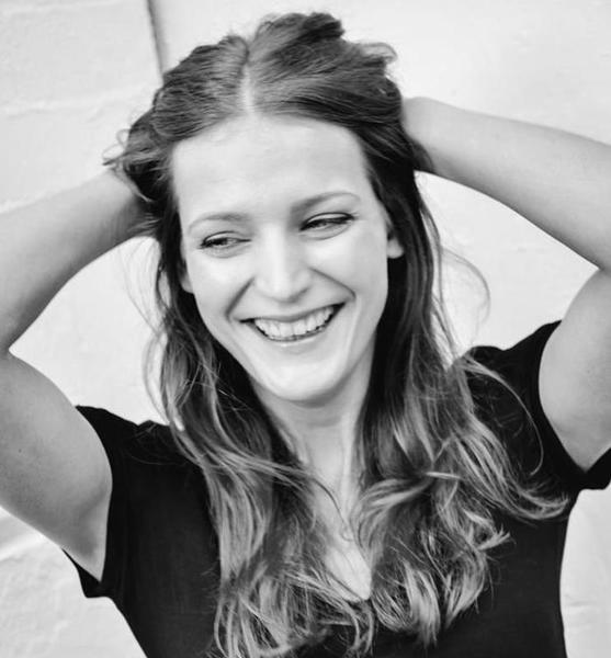 Berit M. – Schauspiel Sedcard-Foto 4 bei JustInCast