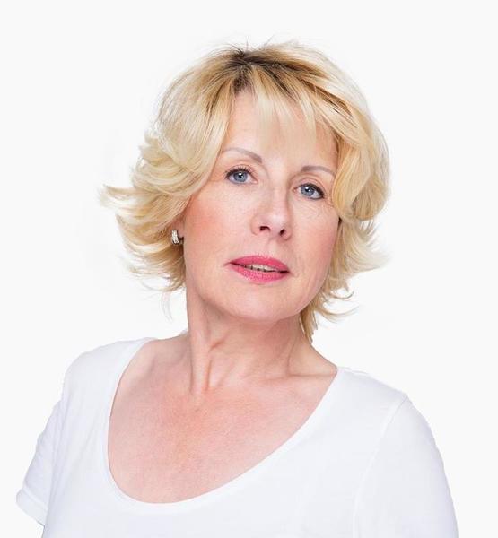 Bettina  R. – Real People Sedcard-Foto 3 bei JustInCast