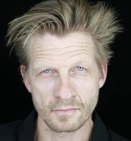 Marius M. – Schauspiel Sedcard-Foto 5 bei JustInCast