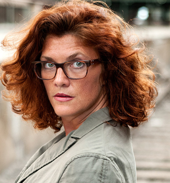 Regina S. – Schauspiel Sedcard-Foto 2 bei JustInCast