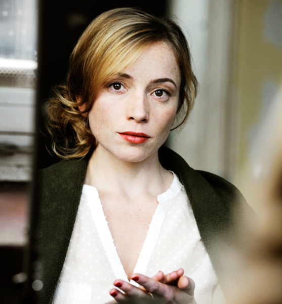 Julia K. – Moderation Sedcard-Foto 4 bei JustInCast
