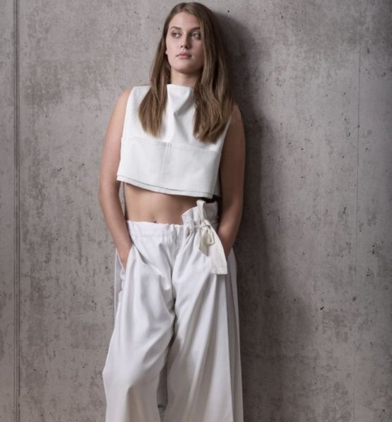 Nathalie K. – Fashion Sedcard-Foto 5 bei JustInCast