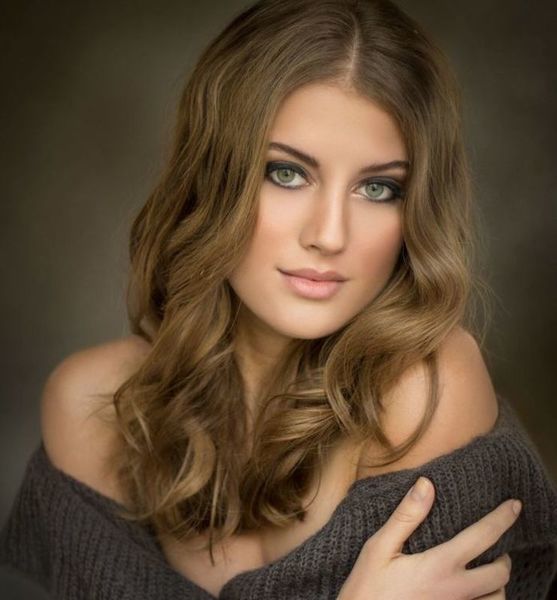 Nathalie K. – Fashion Sedcard-Foto 2 bei JustInCast