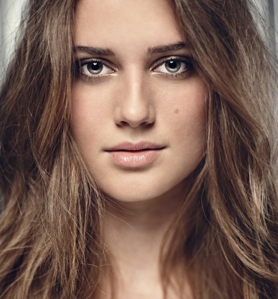 Nathalie K. – Fashion Sedcard-Foto 3 bei JustInCast