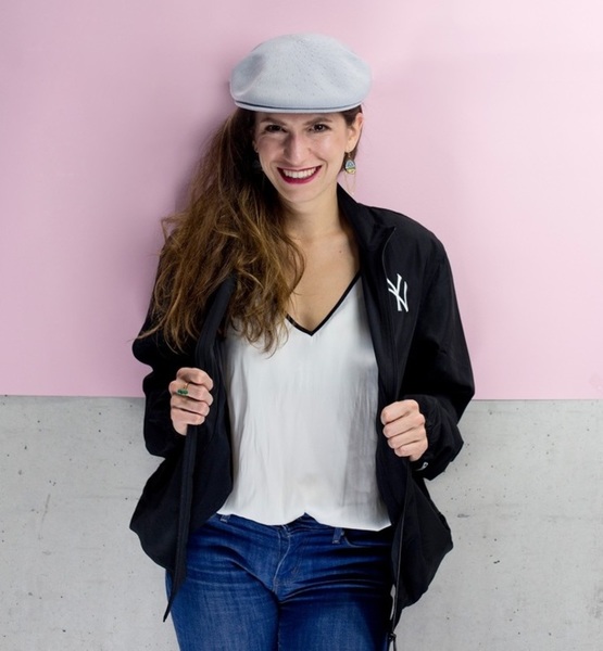 Olivia M. – Tanz Sedcard-Foto 2 bei JustInCast