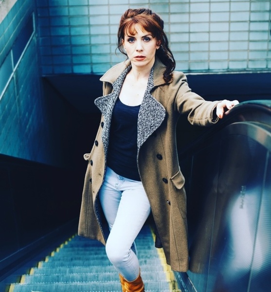 Lesley H. – Schauspiel Sedcard-Foto 3 bei JustInCast