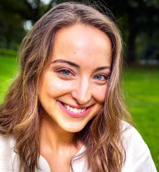 Melina G. – Schauspiel Sedcard-Foto 2 bei JustInCast