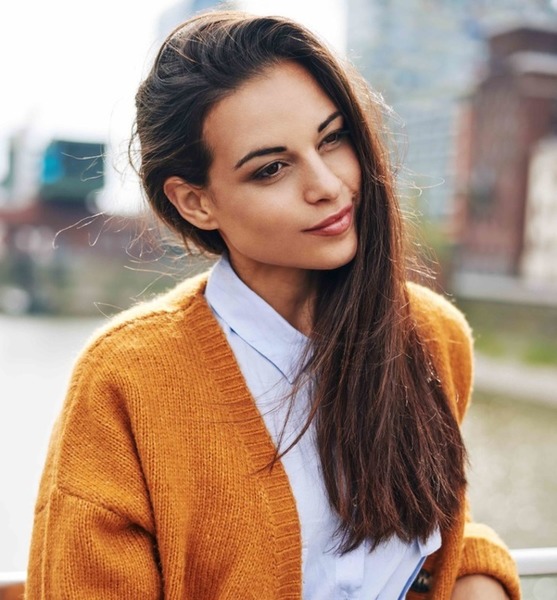 Laura C. – Schauspiel Sedcard-Foto 2 bei JustInCast