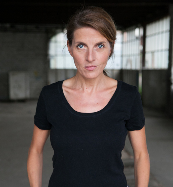 Suzan E. – Schauspiel Sedcard-Foto 3 bei JustInCast