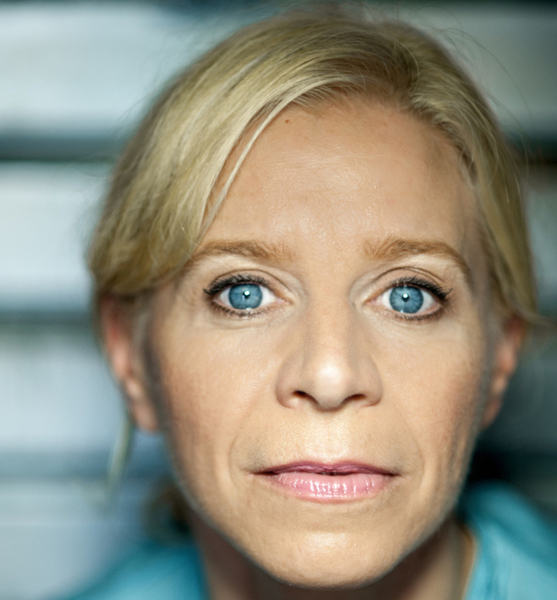 Yvonne  R. – Schauspiel Sedcard-Foto 3 bei JustInCast