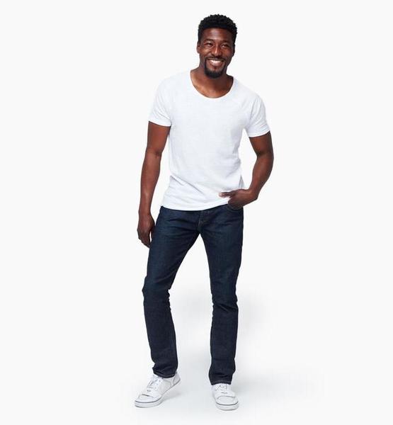 Apeneleke D. – Real People Sedcard-Foto 4 bei JustInCast