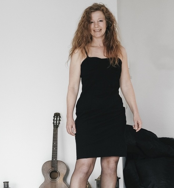 Tanja d. – Acting sedcard image 2 at JustInCast