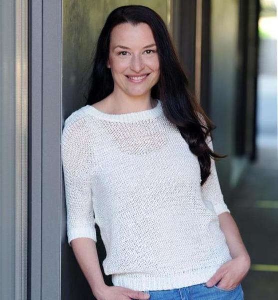 Caroline B. – Schauspiel Sedcard-Foto 5 bei JustInCast