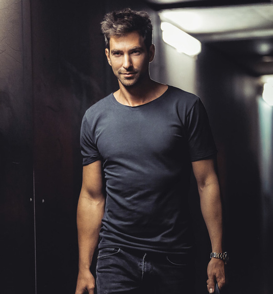 etienne f. – Fashion Sedcard-Foto 5 bei JustInCast