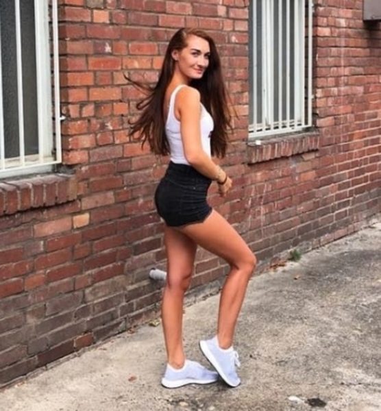 Maxine M. – Fashion Sedcard-Foto 5 bei JustInCast