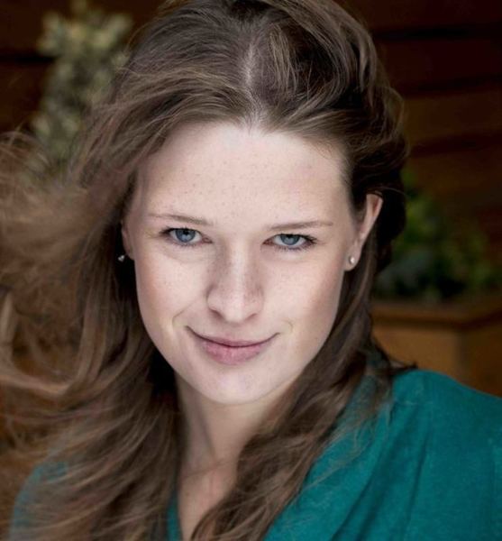 Sandra W. – Schauspiel Sedcard-Foto 5 bei JustInCast