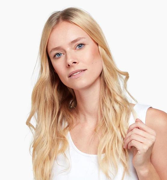 Nina T. – Real People Sedcard-Foto 3 bei JustInCast