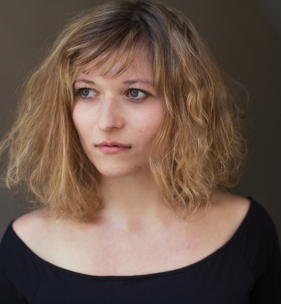 Karla H. – Schauspiel Sedcard-Foto 3 bei JustInCast