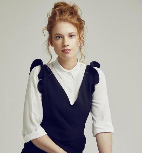 Antonia E. – Fashion Sedcard-Foto 4 bei JustInCast