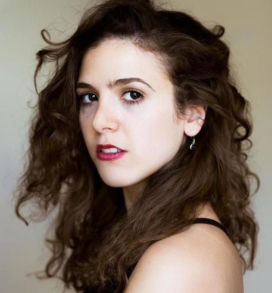 Lina Z. – Schauspiel Sedcard-Foto 2 bei JustInCast