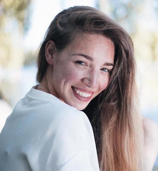 Madeleine B. – Tanz Sedcard-Foto 4 bei JustInCast