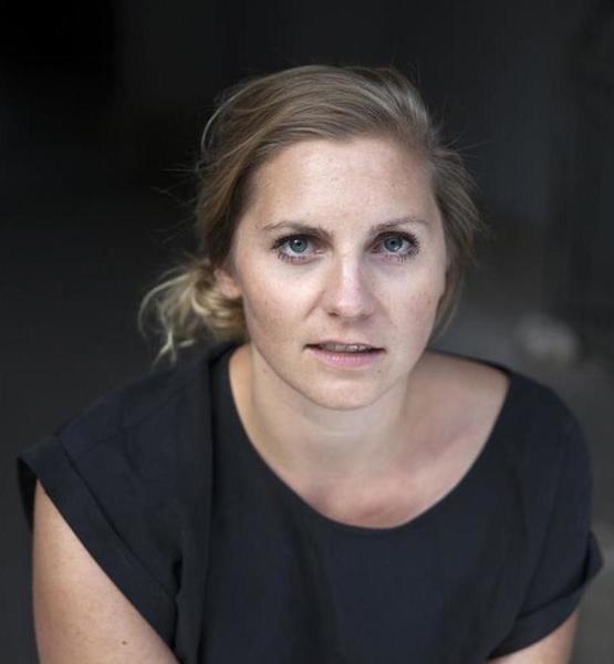 Janike M. – Schauspiel Sedcard-Foto 3 bei JustInCast