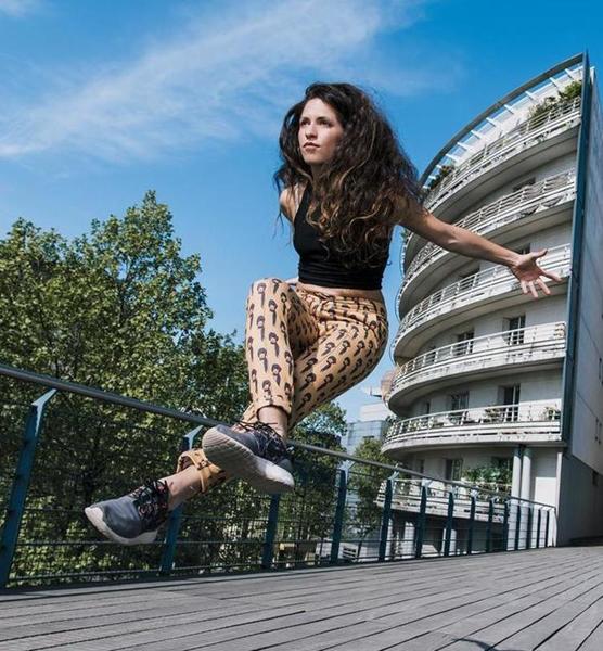 Olivia M. – Tanz Sedcard-Foto 3 bei JustInCast