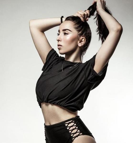 Carolin F. – Dance sedcard image 2 at JustInCast