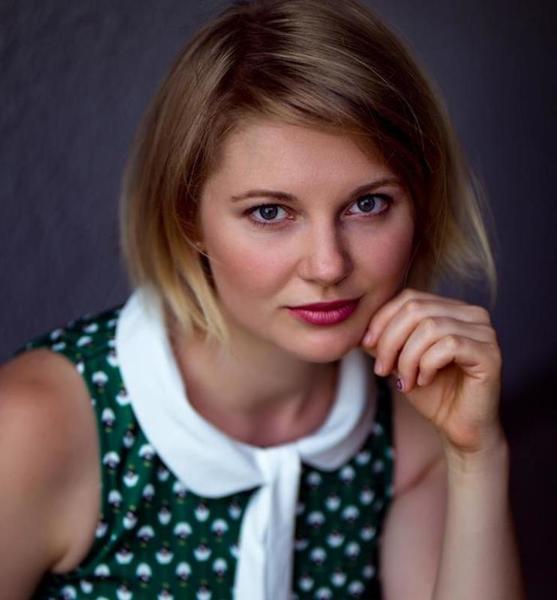 Susann S. – Schauspiel Sedcard-Foto 3 bei JustInCast