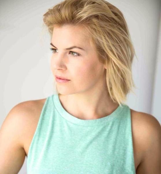 Lea F. – Fashion Sedcard-Foto 2 bei JustInCast