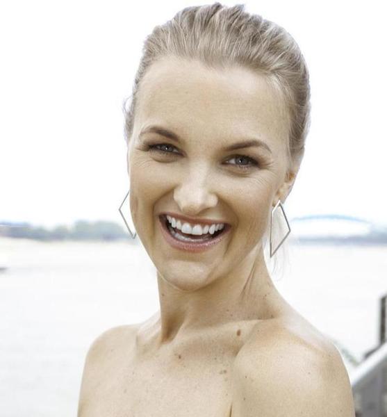 Phyllis R. – Fashion Sedcard-Foto 8 bei JustInCast