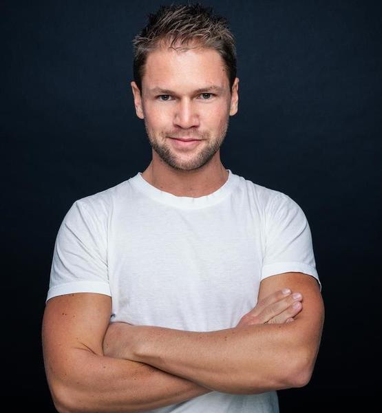 Tobias W. – Moderation Sedcard-Foto 2 bei JustInCast